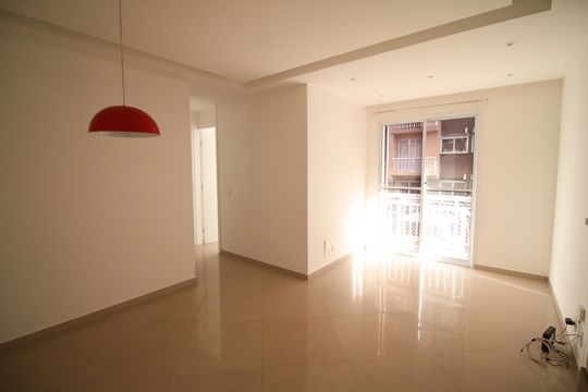 Sala de apartamento para alugar com 2 quartos, 50m² em Taquara, Rio de Janeiro