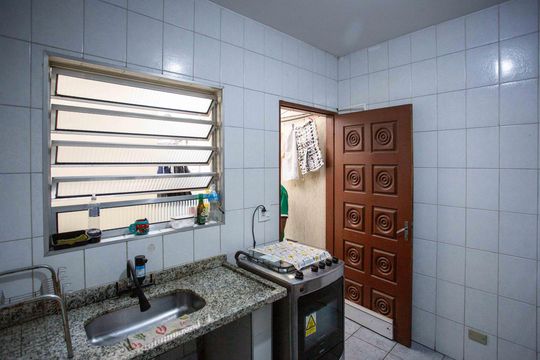 Cozinha Casa 2 de casa à venda com 7 quartos, 338m² em Taboão, Diadema