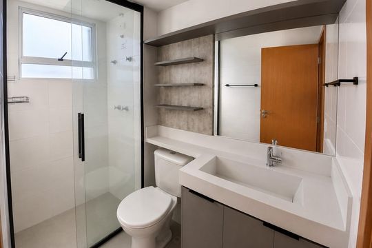Banheiro social de apartamento à venda com 2 quartos, 45m² em Estância Velha, Canoas