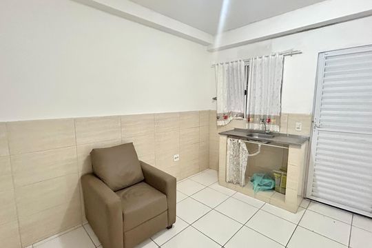 Sala - Cozinha  de casa para alugar com 1 quarto, 26m² em Parque Continental Ii, Guarulhos