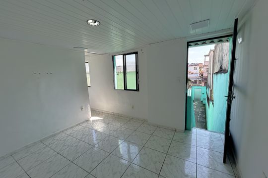 Casa para alugar com 1 quarto, 15m² em Guadalupe, Rio de Janeiro