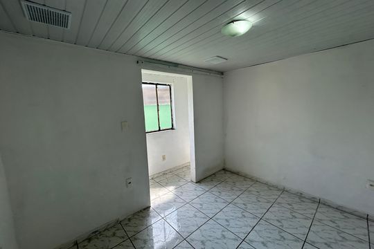 Quarto  de casa para alugar com 1 quarto, 15m² em Guadalupe, Rio de Janeiro