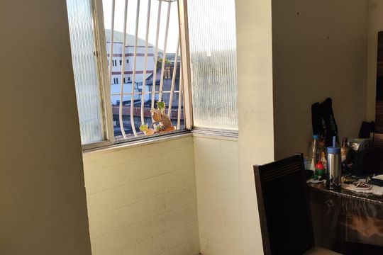 Sala de apartamento à venda com 2 quartos, 52m² em Olaria, Rio de Janeiro