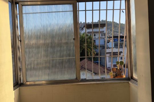 Sala de apartamento à venda com 2 quartos, 52m² em Olaria, Rio de Janeiro