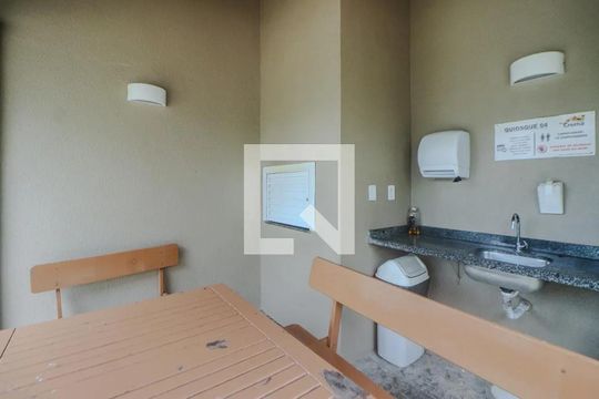 Área externa de apartamento à venda com 2 quartos, 58m² em Humaitá, Porto Alegre