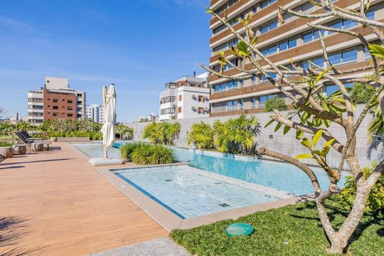 Área comum - Piscina de apartamento para alugar com 1 quarto, 44m² em Praia de Belas, Porto Alegre
