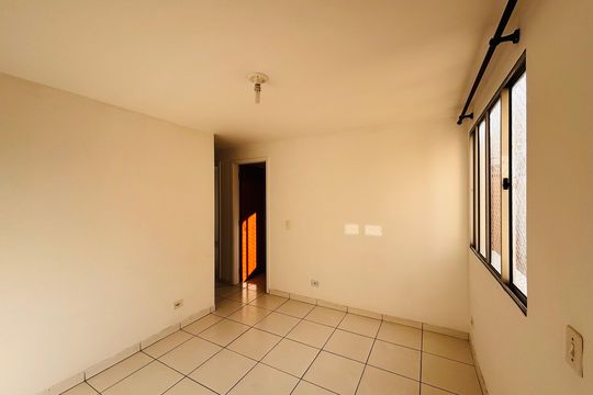 Sala de apartamento para alugar com 2 quartos, 44m² em Conceicao, Osasco