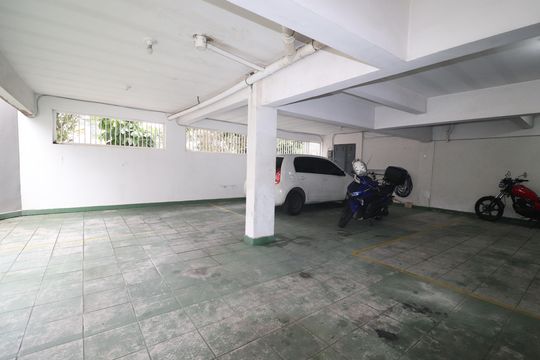 Garagem  de apartamento para alugar com 2 quartos, 174m² em Jardim Santo Alberto, Santo André