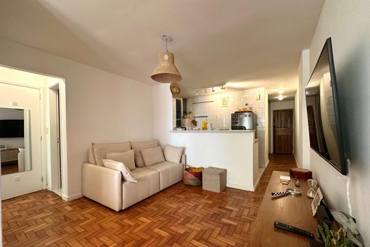 Apartamento à venda com 2 quartos, 75m² em Leme, Rio de Janeiro