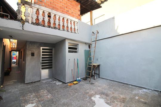 Quintal  de casa à venda com 5 quartos, 125m² em Parque Cisper, São Paulo