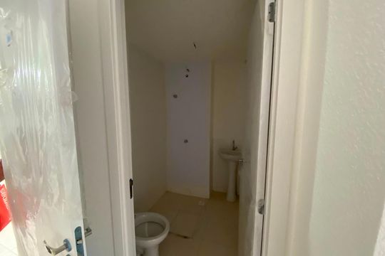 Banheiro de apartamento para alugar com 2 quartos, 37m² em Várzea das Moças, Niterói