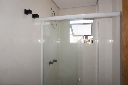 Banheiro de apartamento para alugar com 1 quarto, 40m² em Jardim Castilho, Embu das Artes