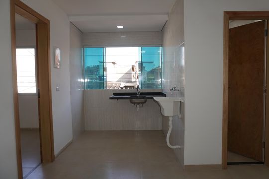 Sala/Cozinha de apartamento para alugar com 1 quarto, 40m² em Jardim Castilho, Embu das Artes