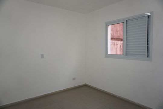 Quarto de apartamento para alugar com 1 quarto, 40m² em Jardim Castilho, Embu das Artes