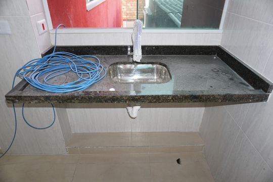 Sala/Cozinha de apartamento para alugar com 1 quarto, 40m² em Jardim Castilho, Embu das Artes