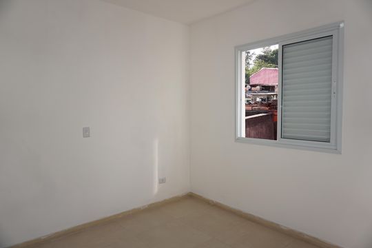Quarto de apartamento para alugar com 1 quarto, 40m² em Jardim Castilho, Embu das Artes