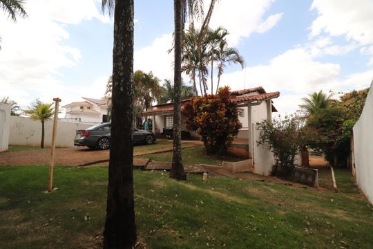 Jardim de casa para alugar com 3 quartos, 250m² em Cidade Jardim, Uberlândia