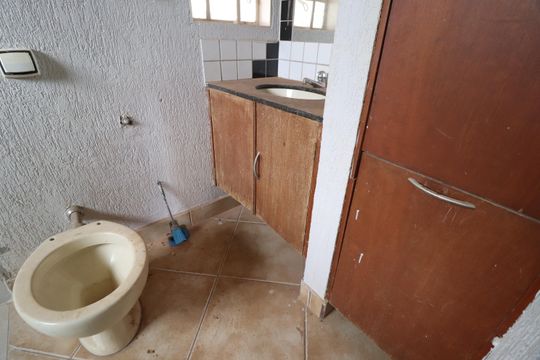 Banheiro do Quarto 2 de casa para alugar com 3 quartos, 250m² em Cidade Jardim, Uberlândia