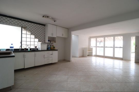 Cozinha de casa para alugar com 3 quartos, 250m² em Cidade Jardim, Uberlândia