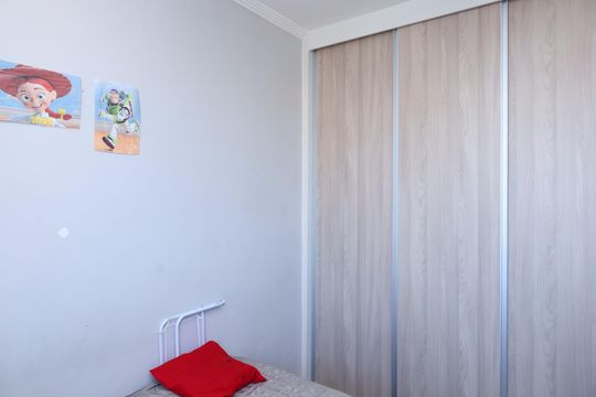 Quarto 2 de apartamento para alugar com 2 quartos, 49m² em Jardim Norma, São Paulo