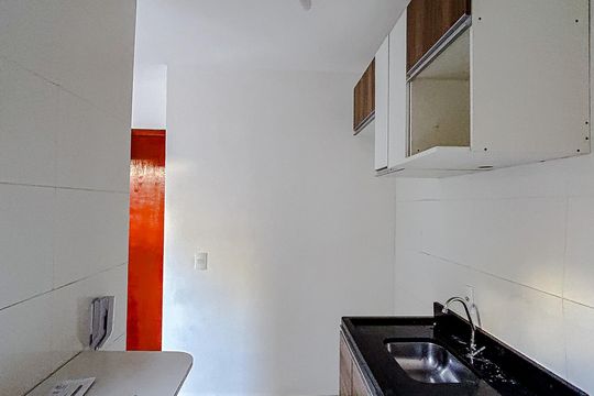 Cozinha e Área de Serviço de apartamento para alugar com 2 quartos, 40m² em Parque São Jorge, São Paulo