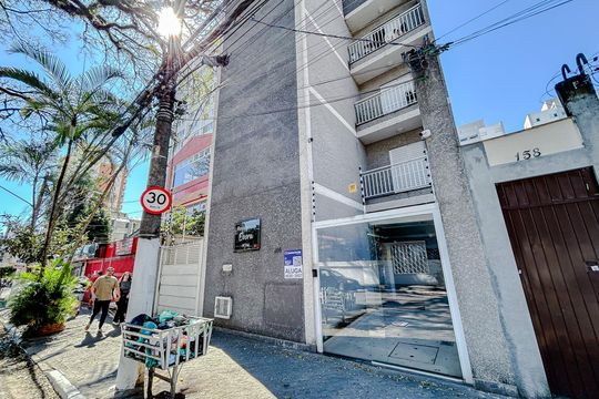 Fachada com Plaquinha de apartamento para alugar com 2 quartos, 40m² em Parque São Jorge, São Paulo