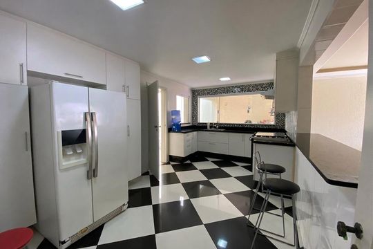 Cozinha de casa à venda com 5 quartos, 360m² em São Francisco, Niterói