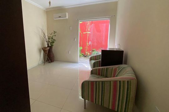 Sala de casa à venda com 5 quartos, 360m² em São Francisco, Niterói