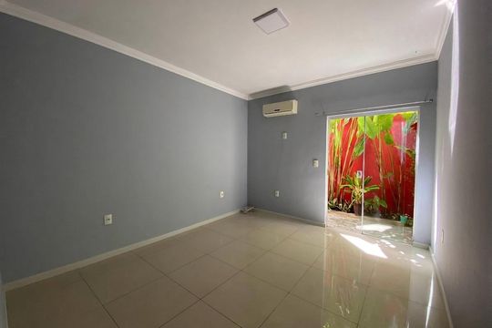 Casa à venda com 5 quartos, 360m² em São Francisco, Niterói