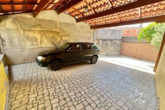 Casa à venda com 3 quartos, 262m² em Lúcio de Abreu, Contagem