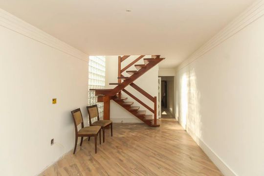 Casa à venda com 2 quartos, 117m² em Vila Antonieta, São Paulo