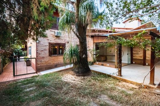 Casa para alugar com 6 quartos, 403m² em Pampulha, Belo Horizonte