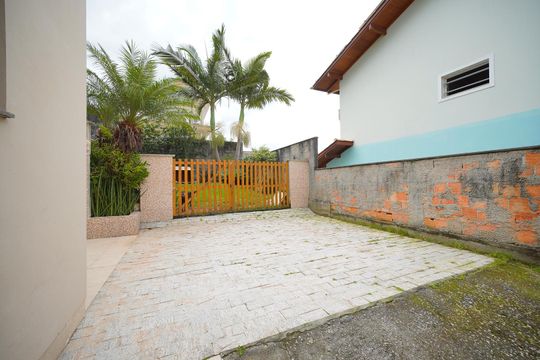 Garagem de casa para alugar com 2 quartos, 75m² em Real Parque, São José