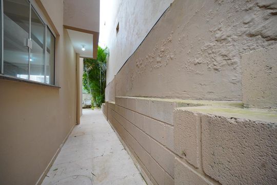 Área externa de casa para alugar com 2 quartos, 75m² em Real Parque, São José