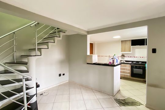 Sala de casa para alugar com 2 quartos, 80m² em Vila Buenos Aires, São Paulo