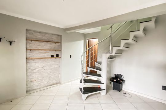 Sala de casa para alugar com 2 quartos, 80m² em Vila Buenos Aires, São Paulo