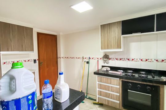 Cozinha de casa para alugar com 2 quartos, 80m² em Vila Buenos Aires, São Paulo