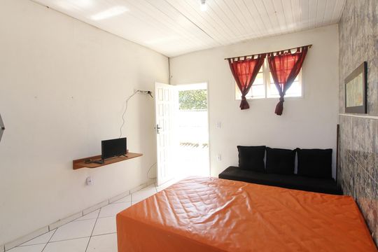 Quarto/Cozinha de casa para alugar com 1 quarto, 35m² em Foguete, Cabo Frio