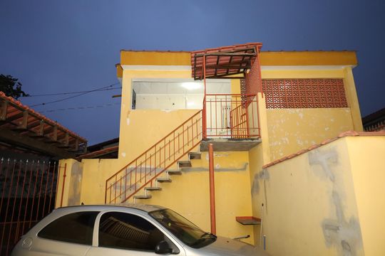Fachada interna de trás de casa à venda com 6 quartos, 312m² em Vila Rosaria, São Paulo