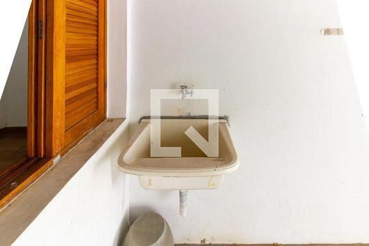 Área de serviço de casa à venda com 6 quartos, 350m² em Alto da Lapa, São Paulo