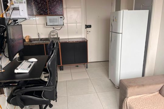 Cozinha de apartamento à venda com 2 quartos, 33m² em Jardim Bandeirantes, São Paulo