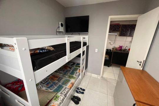Quarto de apartamento à venda com 2 quartos, 33m² em Jardim Bandeirantes, São Paulo