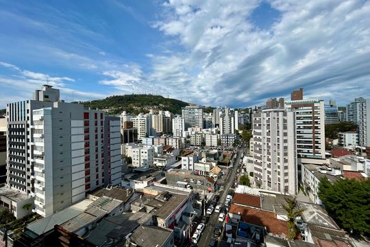 Vista de apartamento para alugar com 2 quartos, 130m² em Centro, Florianópolis