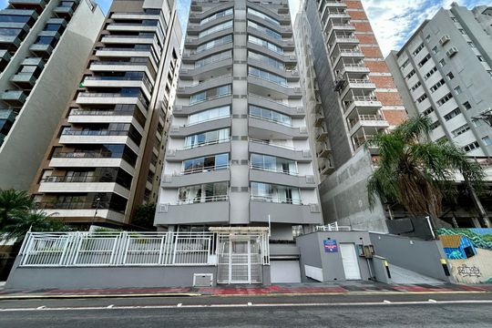 Fachada de apartamento para alugar com 2 quartos, 130m² em Centro, Florianópolis