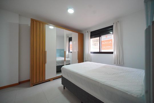 Quarto 1 de apartamento para alugar com 2 quartos, 75m² em Trindade, Florianópolis