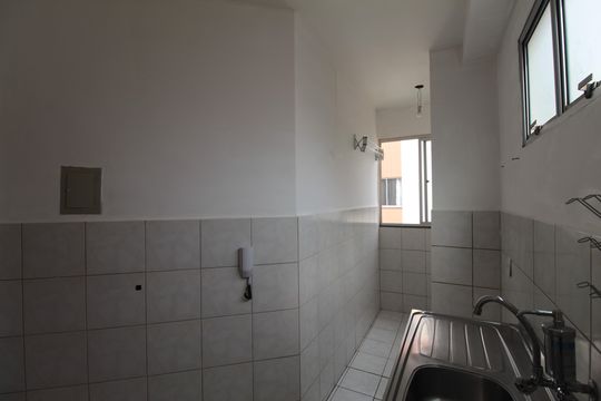 Cozinha e Área de Serviço de apartamento para alugar com 3 quartos, 49m² em Jardim Guanabara, Belo Horizonte