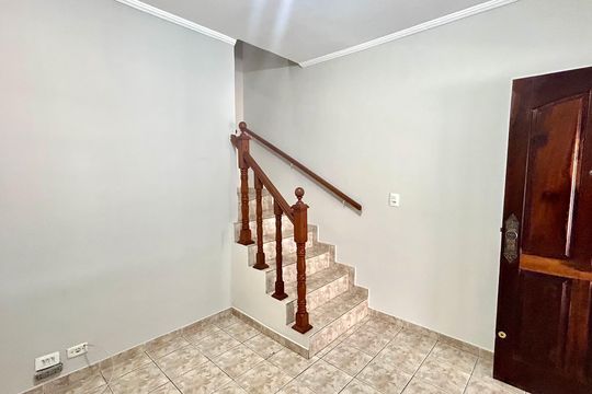 Sala de casa para alugar com 2 quartos, 73m² em Jardim Santa Cecilia, Guarulhos
