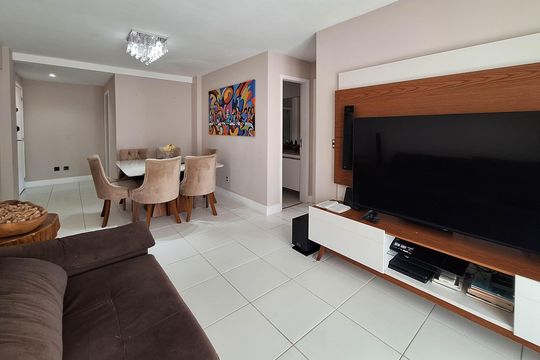 Sala de apartamento à venda com 2 quartos, 83m² em Piratininga, Niterói