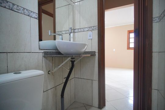 Banheiro de casa para alugar com 2 quartos, 42m² em Feitoria, São Leopoldo