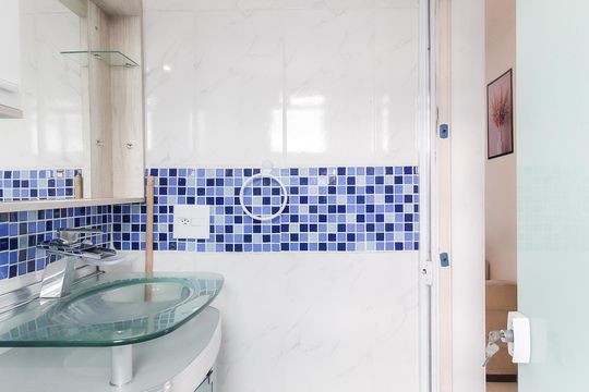 Banheiro de apartamento para alugar com 2 quartos, 48m² em Vila Carmosina, São Paulo